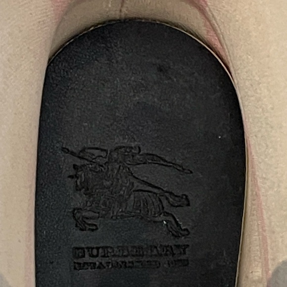 Burberry made in Italy Boots size 37(US 6.5) - Picture 6 of 6